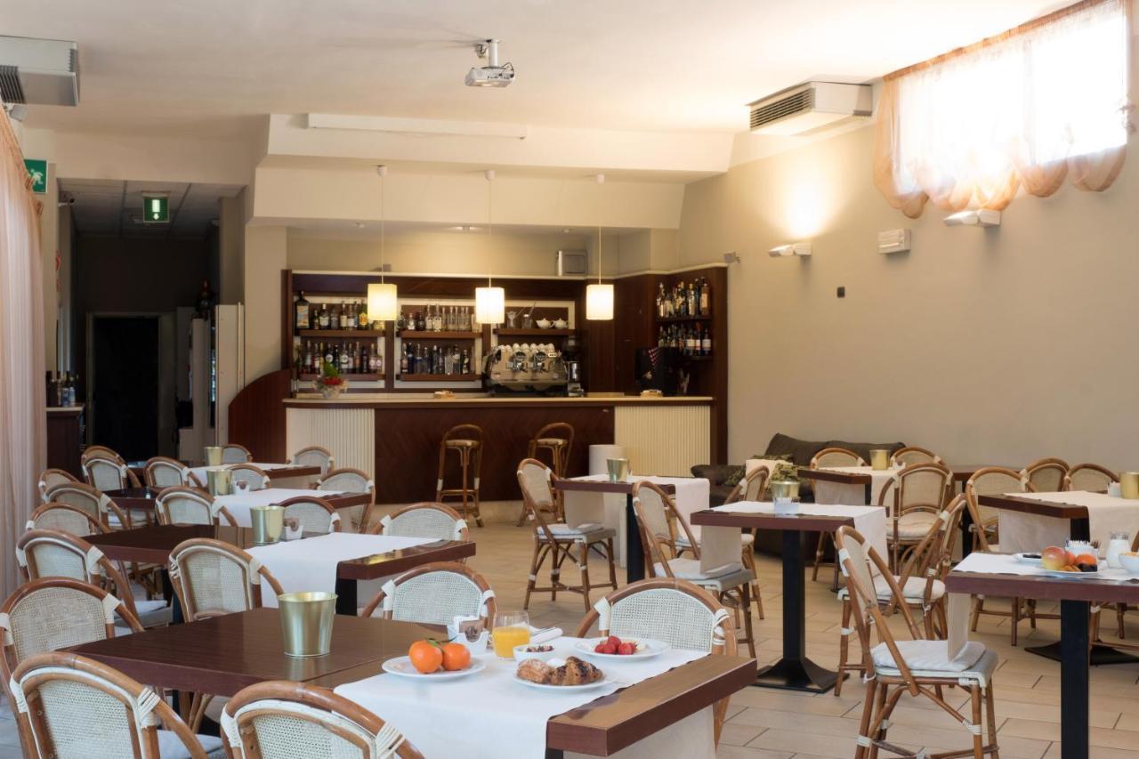 Hotel Spinelli Viareggio Esterno foto